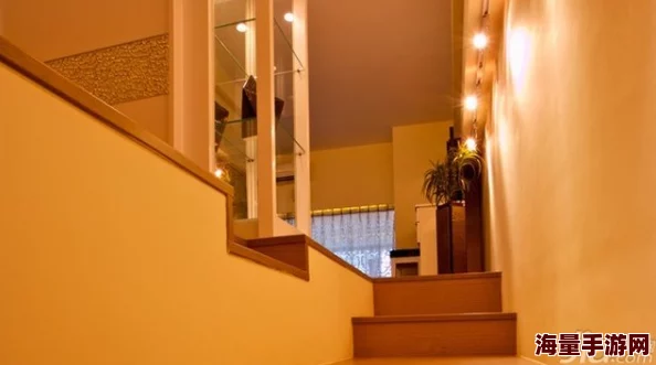 楼梯间的快乐你无法想象网友纷纷表示在楼梯间的小聚会让人感受到意外的温暖和亲密,成为了生活中的小确幸 楼梯间的快乐你无法想象网友纷纷表示在楼梯间的小聚会让人感受到意外的温暖和亲密,成为了生活中的小确幸