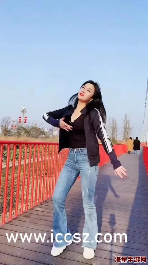 gogo专业大尺度高清人体嫩模近期推出新系列作品引发热议并吸引大量粉丝关注展示了更高水平的艺术表现与摄影技术